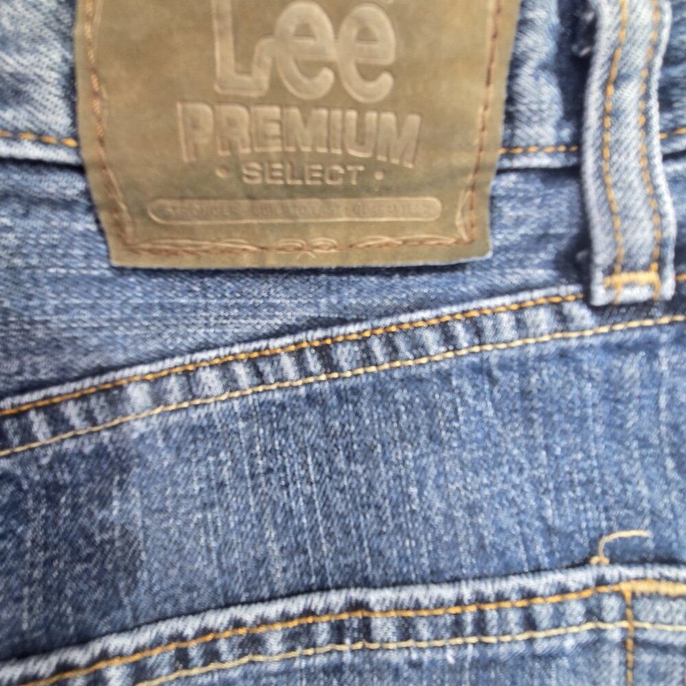 Lee Men's Premium Select Regular Fit Straight Leg Jean 33x32